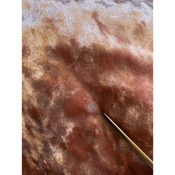 Betsy Johnson Robe M/L Dark Pink Crushed Velvet Hooded Pockets *Flaw* - Picture 8 of 9